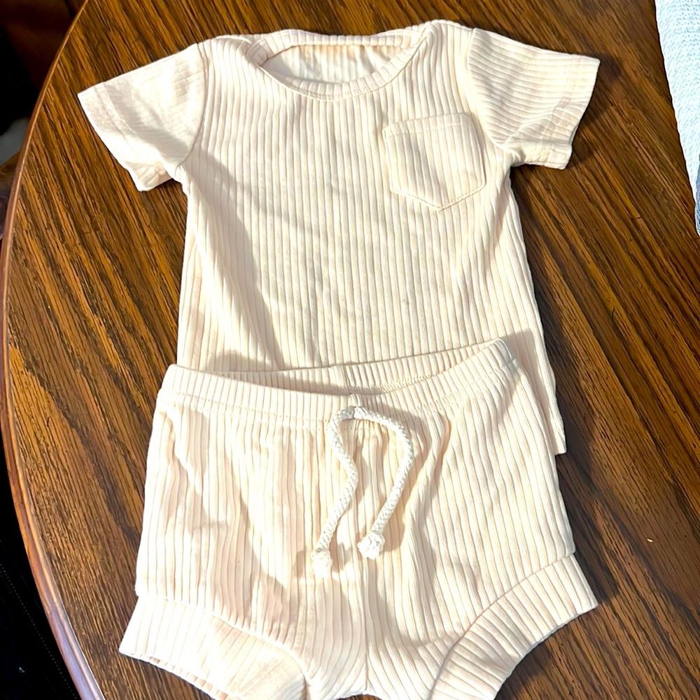 Little Organic Baby outfit 3-6 months